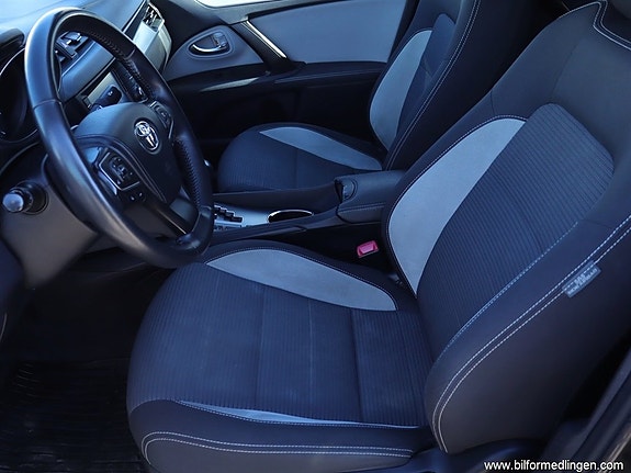 Toyota Avensis 5 of 5