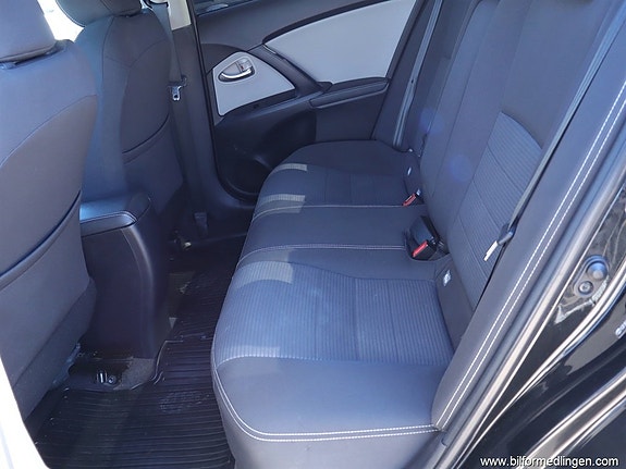 Toyota Avensis 8 of 25