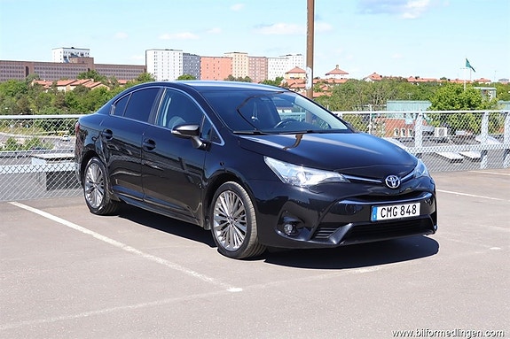 Toyota Avensis 2 of 5