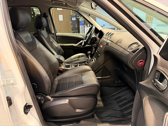 Ford S-MAX 17 of 22
