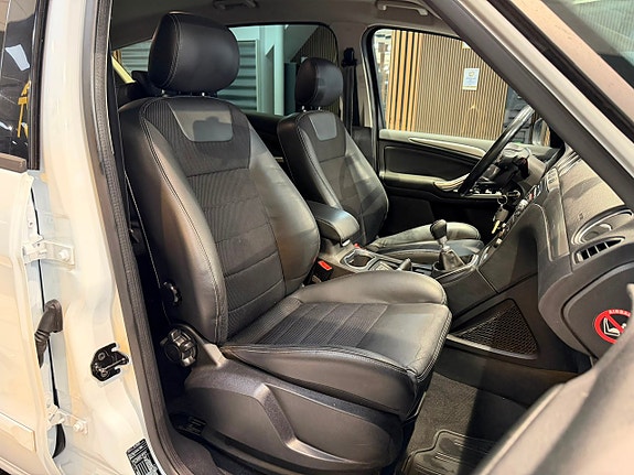 Ford S-MAX 18 of 22