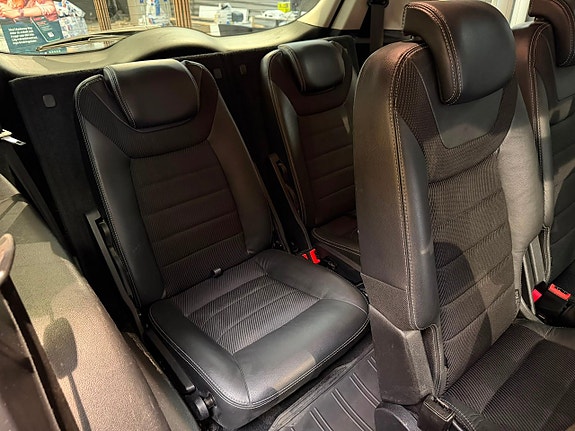 Ford S-MAX 16 of 22