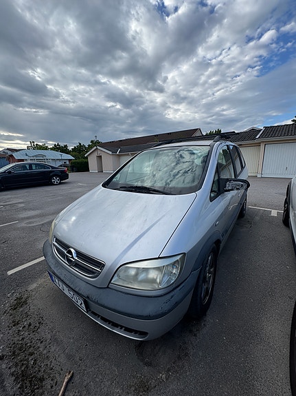 Opel Zafira 3 of 5
