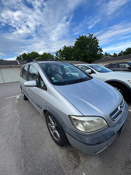 Opel Zafira 4 of 5