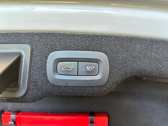 Volvo S90 17 of 19