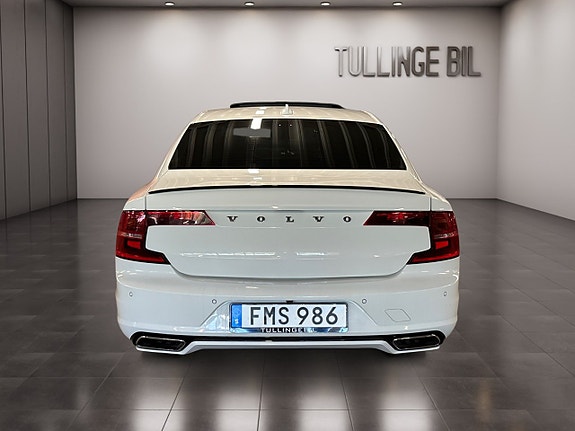 Volvo S90 4 of 5