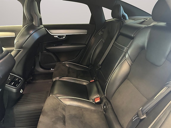 Volvo S90 15 of 19