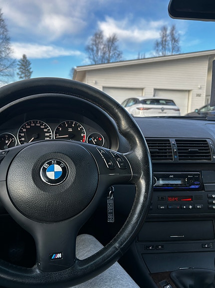 BMW 330i 5 of 5
