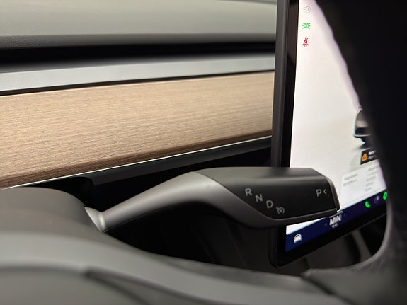 Tesla Model Y 29 of 30
