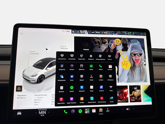 Tesla Model Y 22 of 30