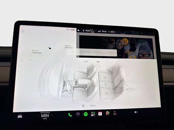 Tesla Model Y 24 of 30