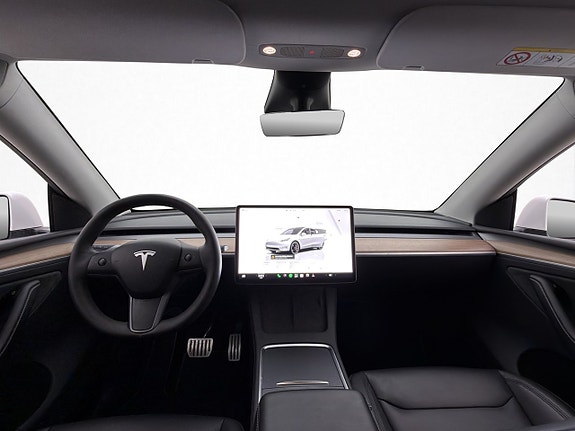 Tesla Model Y 16 of 30