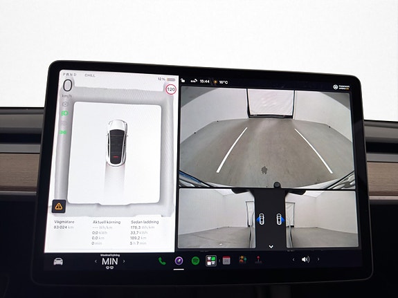 Tesla Model Y 28 of 30