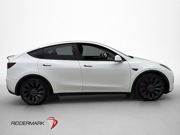 Tesla Model Y 10 of 30