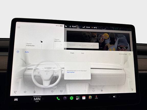 Tesla Model Y 23 of 30