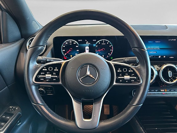 Mercedes-Benz GLA180 d 11 of 16