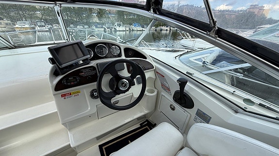 Sea Ray 275 SD / Mercruiser 496 MAG - 05 7 of 16
