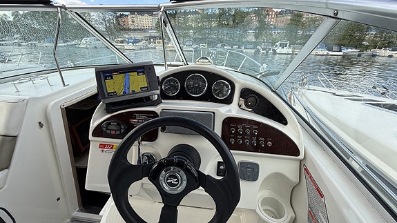 Sea Ray 275 SD / Mercruiser 496 MAG - 05 8 of 16