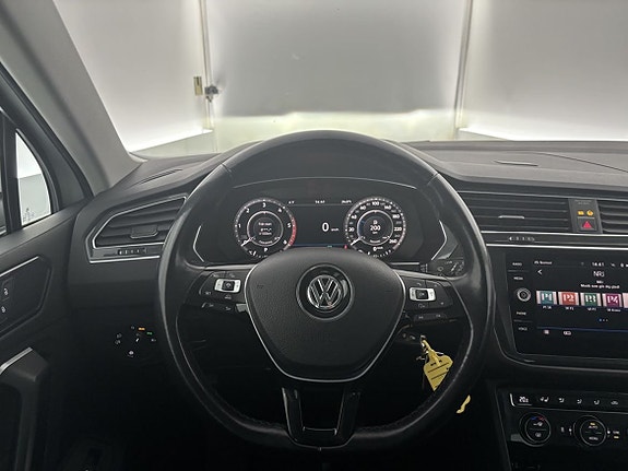 Volkswagen Tiguan 6 of 26