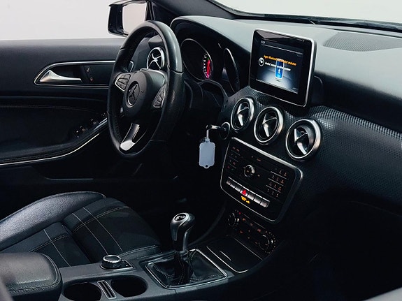 Mercedes-Benz A180 4 of 5