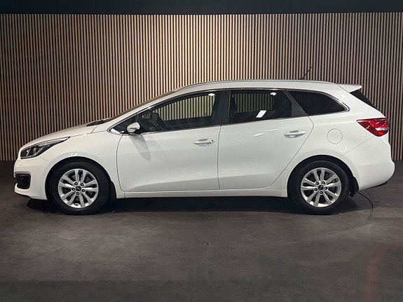 Kia Ceed 2 of 5