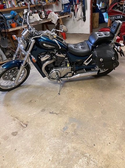 Suzuki VS800GLP Intruder 2 of 4