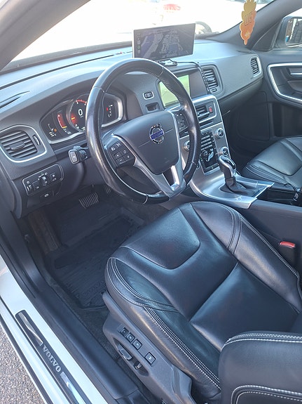 Volvo S60 8 of 24