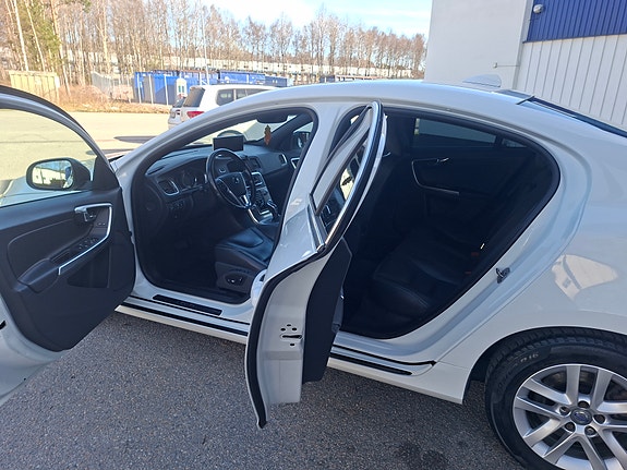 Volvo S60 7 of 24
