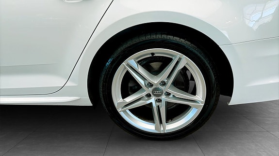 Audi A4 6 of 12