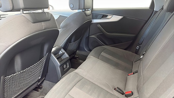 Audi A4 11 of 12