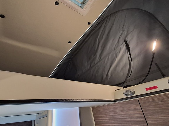 Westfalia Sven Hedin Classic Pop-up Litium, 2x solcell, automat, vattenburen dieselvärme 22 of 25
