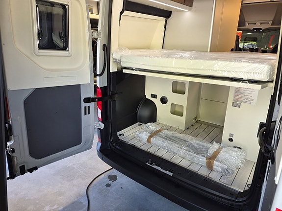 Westfalia Sven Hedin Classic Pop-up Litium, 2x solcell, automat, vattenburen dieselvärme 6 of 25