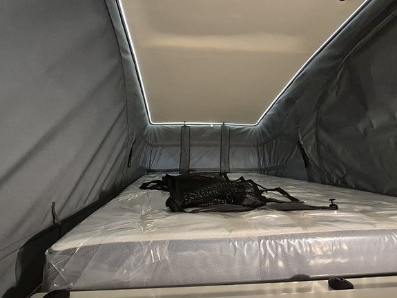 Westfalia Sven Hedin Classic Pop-up Litium, 2x solcell, automat, vattenburen dieselvärme 23 of 25