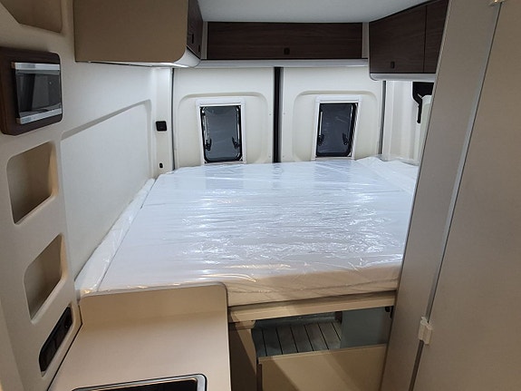 Westfalia Sven Hedin Classic Pop-up Litium, 2x solcell, automat, vattenburen dieselvärme 14 of 25