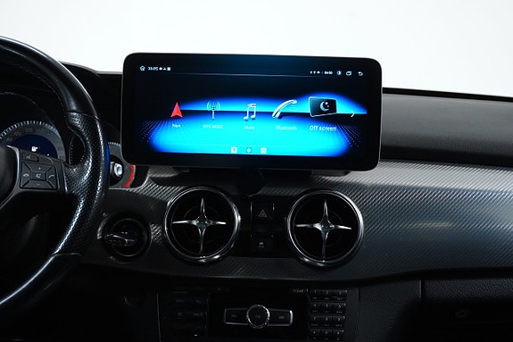 Mercedes-Benz GLK220 13 of 25