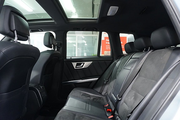 Mercedes-Benz GLK220 9 of 25