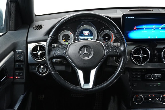 Mercedes-Benz GLK220 16 of 25