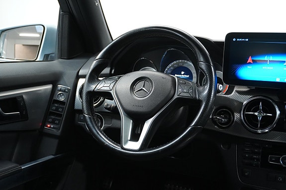 Mercedes-Benz GLK220 15 of 25