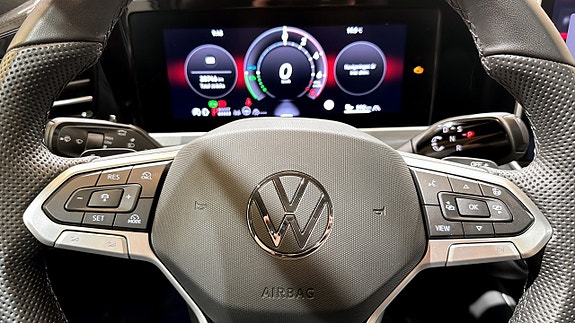 Volkswagen Passat 21 of 24