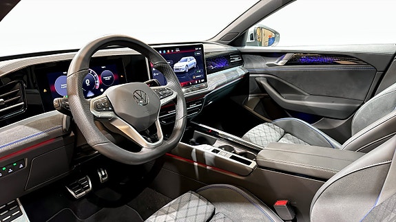 Volkswagen Passat 7 of 24