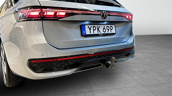 Volkswagen Passat 14 of 24