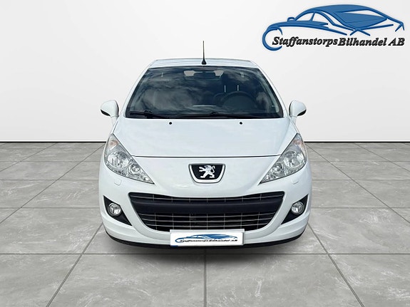 Peugeot 207 CC 2 of 5