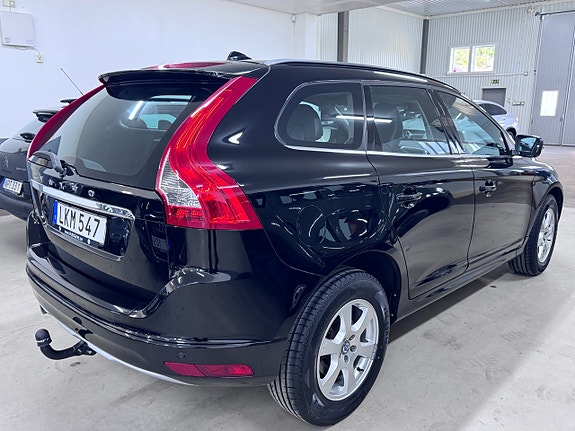 Volvo XC60 12 of 25