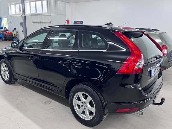 Volvo XC60 9 of 25