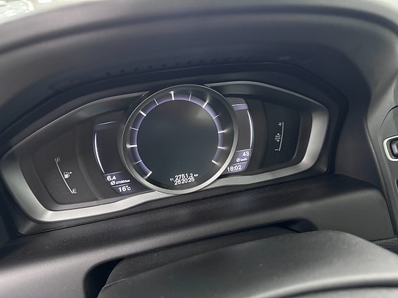 Volvo XC60 17 of 25