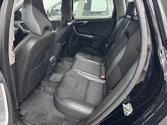Volvo XC60 18 of 25