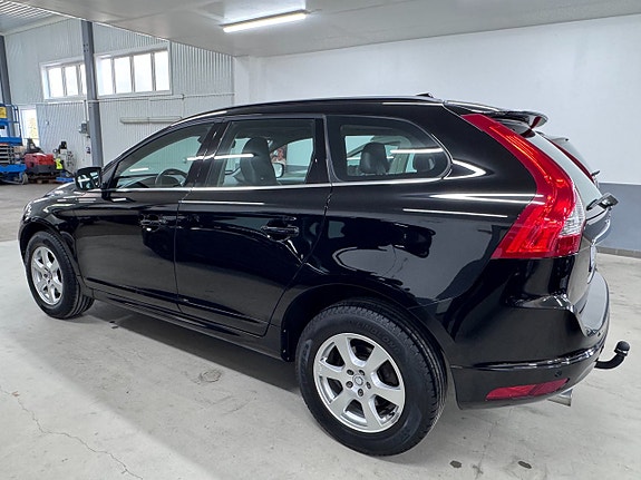 Volvo XC60 8 of 25
