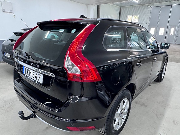 Volvo XC60 13 of 25