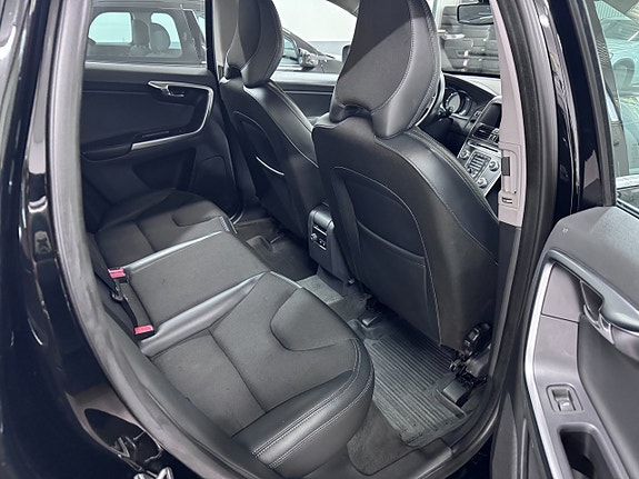 Volvo XC60 19 of 25