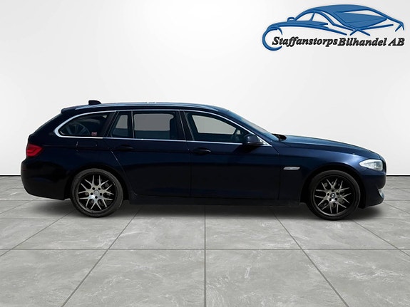 BMW 520d 4 of 5